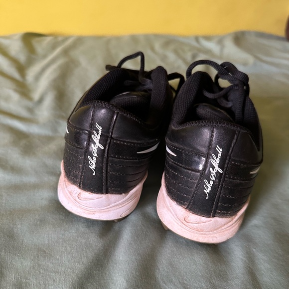 Cleats - Picture 4 of 6